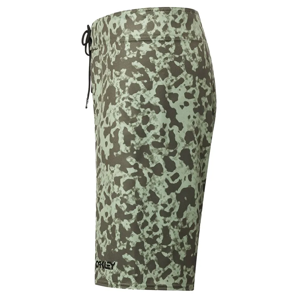 Купить Oakley foa401840-9oj-28 плавательные шорты Kana 2.0 21´´ Green Fragment Pt 20x17x4 7ft.ru в интернет магазине Семь Футов