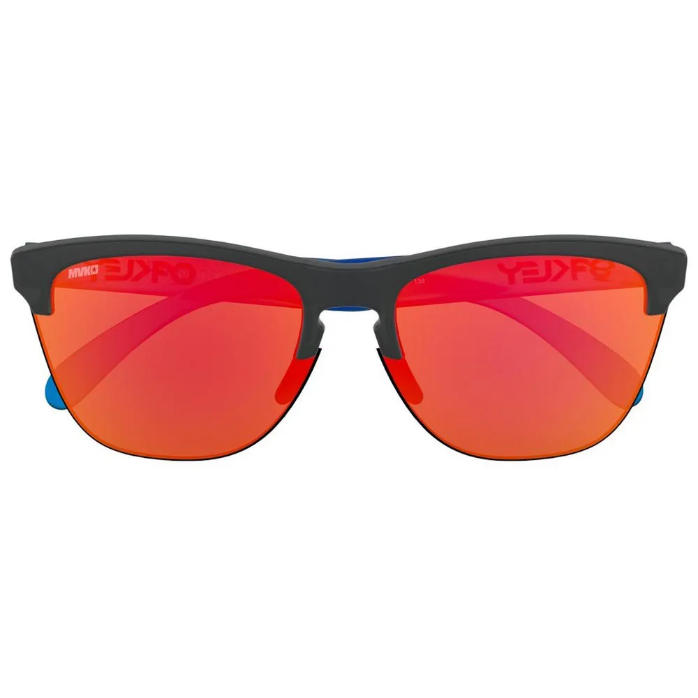 Купить Oakley OO9374-2763 поляризованные солнцезащитные очки Frogskins Lite Maverick Viñales Черный Matte Black Ink Prizm Ruby/CAT3 7ft.ru в интернет магазине Семь Футов