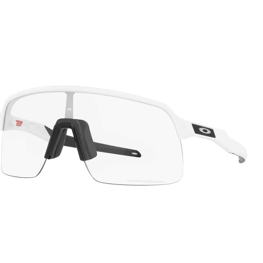 Купить Oakley 0OO9463-946346-39 Sutro Lite Солнцезащитные Очки Фотохромные Matte White Photochromic/CAT1-2 7ft.ru в интернет магазине Семь Футов