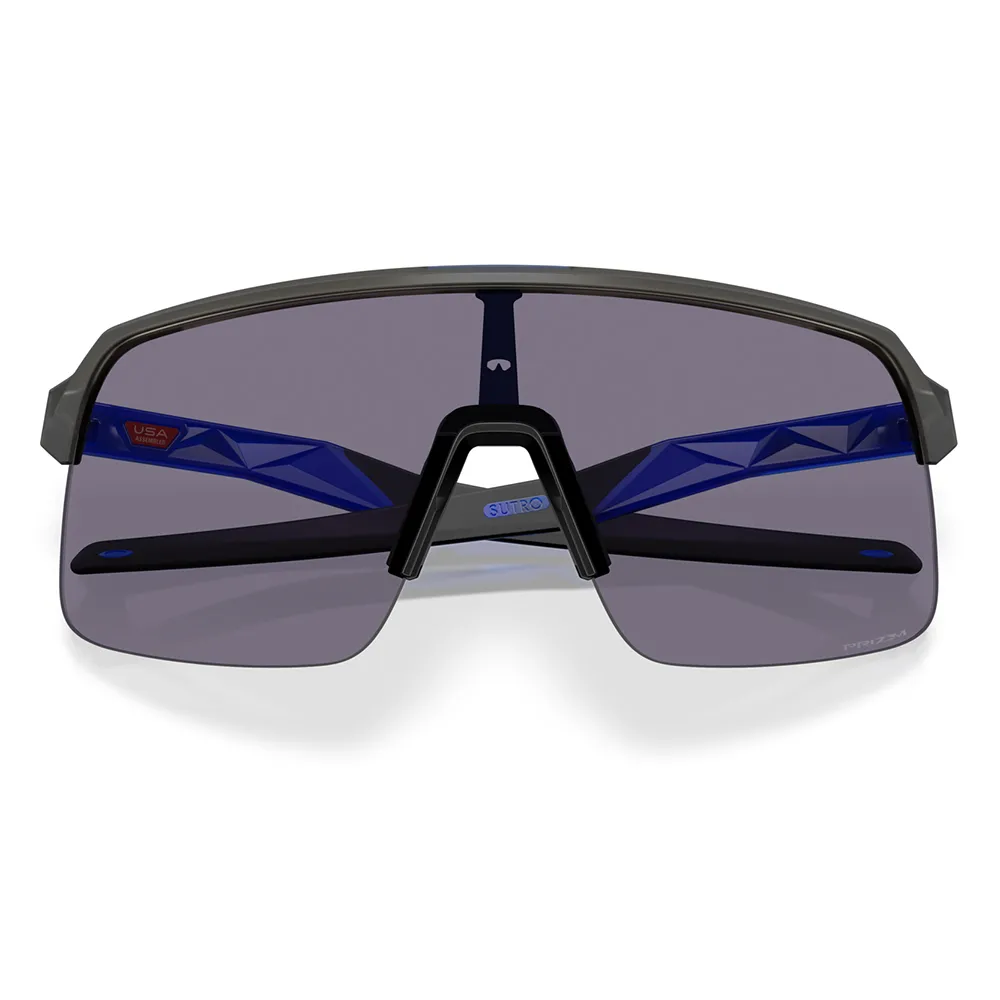 Купить Oakley OO9463-6939-0 Солнцезащитные очки Sutro lite Бесцветный Matte Grey Smoke Prizm Grey/CAT3 7ft.ru в интернет магазине Семь Футов