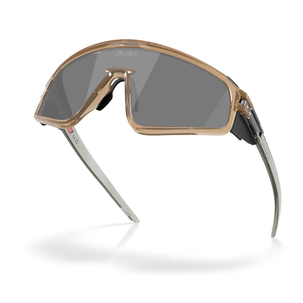Купить Oakley OO9404-0735-35 Солнцезащитные очки Latch panel Золотистый Sepia Prizm Black/CAT3 7ft.ru в интернет магазине Семь Футов