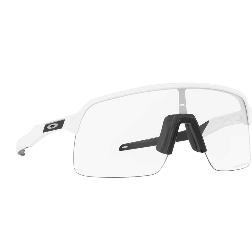 Купить Oakley 0OO9463-946346-39 Sutro Lite Солнцезащитные Очки Фотохромные Matte White Photochromic/CAT1-2 7ft.ru в интернет магазине Семь Футов