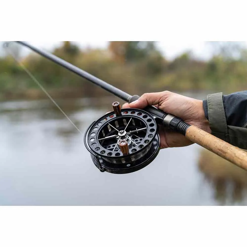 Купить Korum k0340049 Катушка для нахлыста Allrounder Centrepin 4.5´´ NMB Black 20x20x15 7ft.ru в интернет магазине Семь Футов