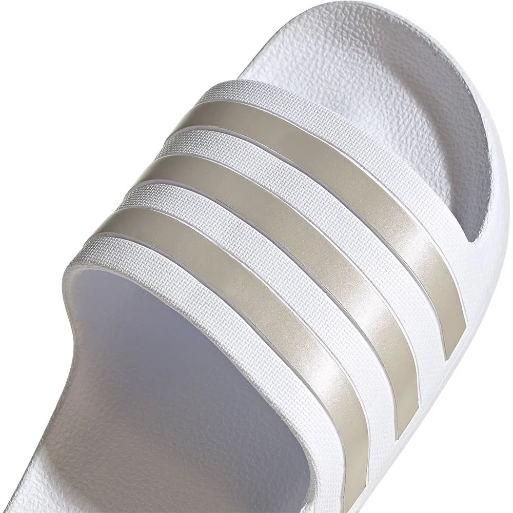 Купить adidas ef1730/9 Шлёпанцы Adilette Aqua Footwear White / Silver Metal / Footwear White 32x20x10 EU 43 7ft.ru в интернет магазине Семь Футов