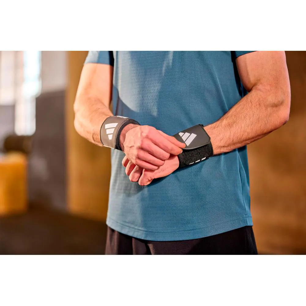 Купить adidas adst-13200bk-t/u Напульсник Wrist wraps Black / White 20x15x5 7ft.ru в интернет магазине Семь Футов