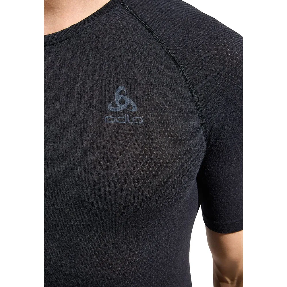 Купить Odlo 112112-15000-l Базовый слой с коротким рукавом 112112 Merino PW 140 Seamless Black / Black 30x25x2 7ft.ru в интернет магазине Семь Футов