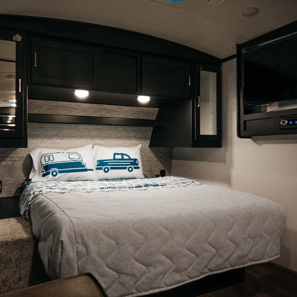Купить Camco 17-53298 простыня Short Queen  Blue / White RV Print 7ft.ru в интернет магазине Семь Футов