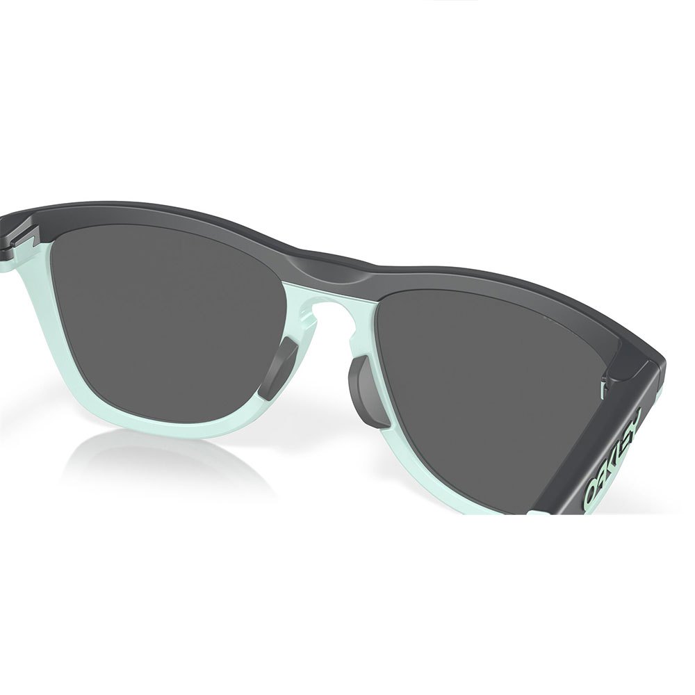 Купить Oakley OO9284-0355 Frogskins Range Солнцезащитные Очки Matte Carbon / Blue Milkshake Prizm Black/CAT3 7ft.ru в интернет магазине Семь Футов