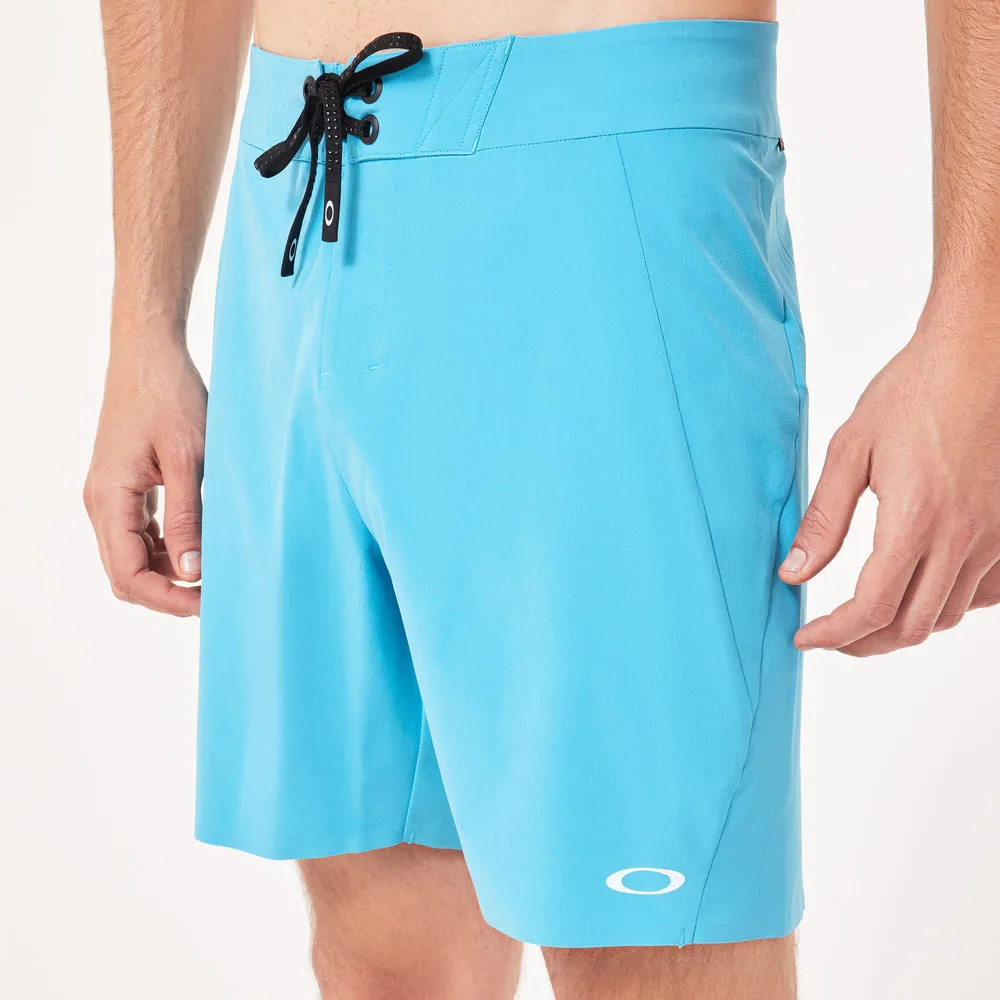 Купить Oakley foa406220-642-29 плавательные шорты Repreve 18´´ Bright Blue 20x17x4 7ft.ru в интернет магазине Семь Футов