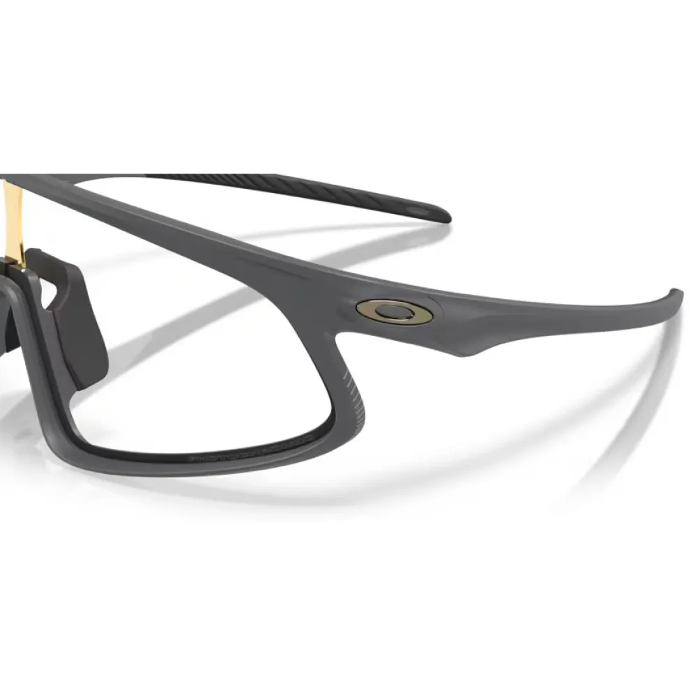 Купить Oakley oo9524d-0641 Фотохромные солнцезащитные очки Rslv 141 Matte Carbon 20x10x10 Clear/Grey Photochromic/CAT0-3 7ft.ru в интернет магазине Семь Футов