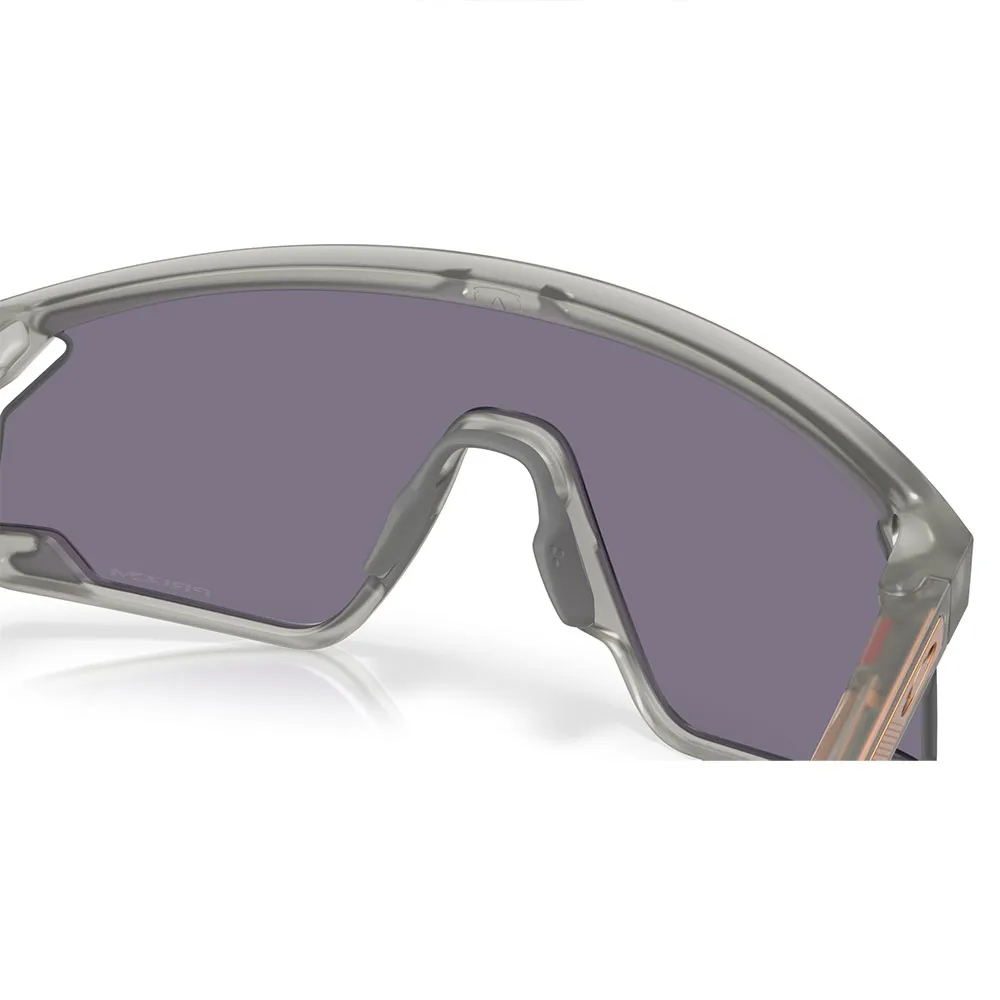 Купить Oakley OO9237-1339 Солнцезащитные очки Bxtr metal Trans Grey Ink Prizm Grey/CAT3 7ft.ru в интернет магазине Семь Футов
