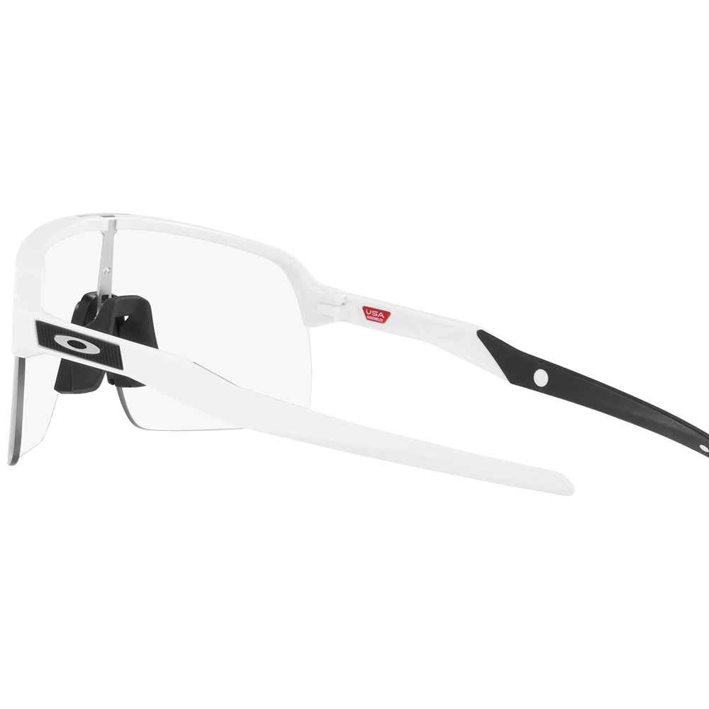 Купить Oakley 0OO9463-946346-39 Sutro Lite Солнцезащитные Очки Фотохромные Matte White Photochromic/CAT1-2 7ft.ru в интернет магазине Семь Футов