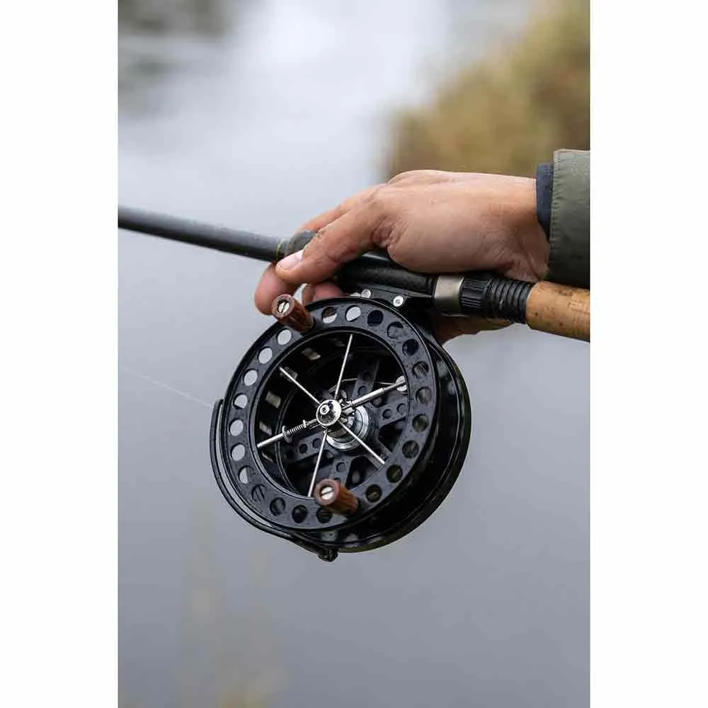 Купить Korum k0340049 Катушка для нахлыста Allrounder Centrepin 4.5´´ NMB Black 20x20x15 7ft.ru в интернет магазине Семь Футов