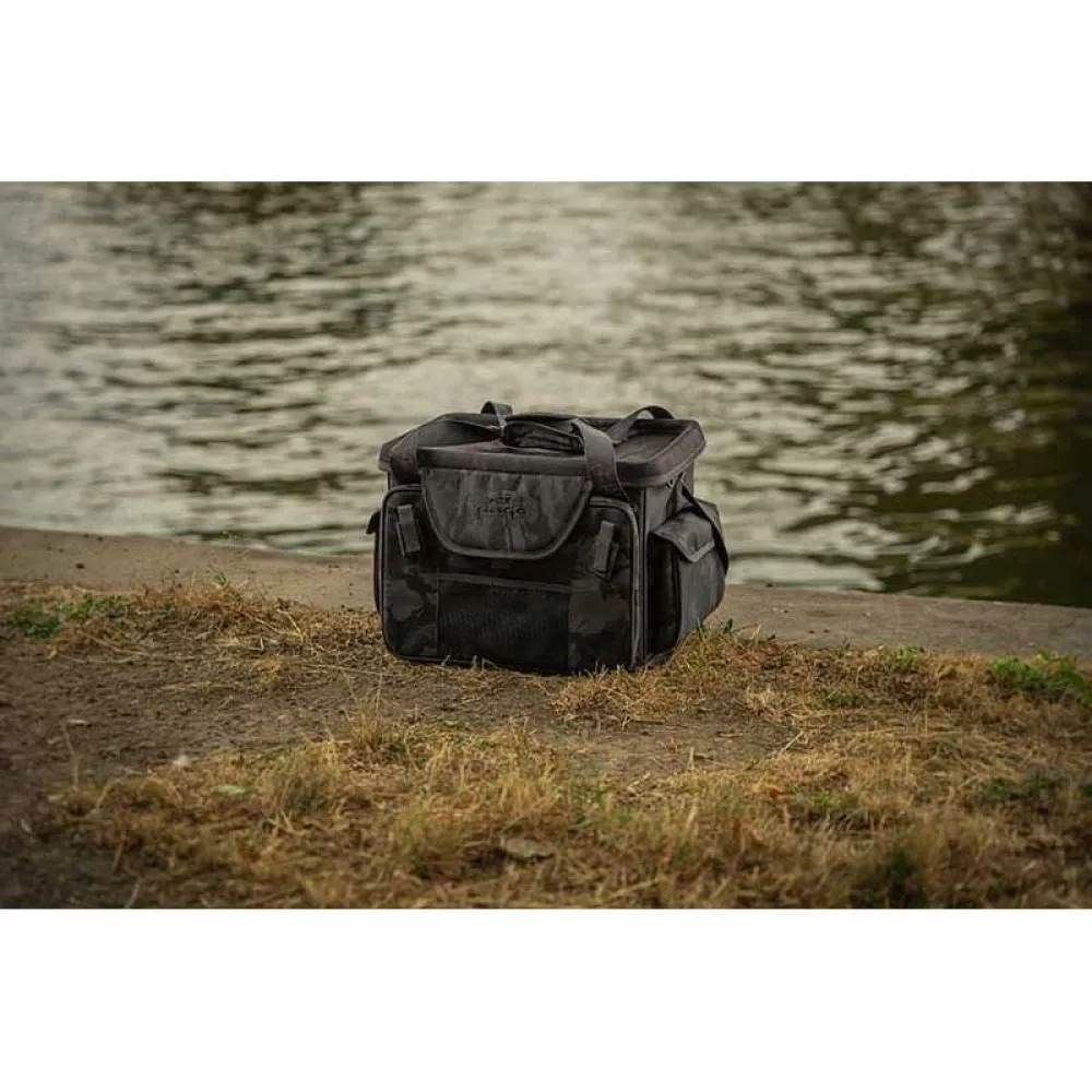 Купить Fox rage nlu154 Сумка для рыболовных снастей Voyager Moulded XL Black Camo 40x30x25 7ft.ru в интернет магазине Семь Футов