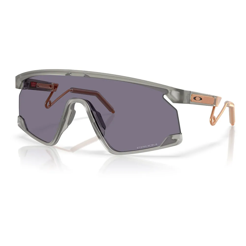 Купить Oakley OO9237-1339 Солнцезащитные очки Bxtr metal Trans Grey Ink Prizm Grey/CAT3 7ft.ru в интернет магазине Семь Футов