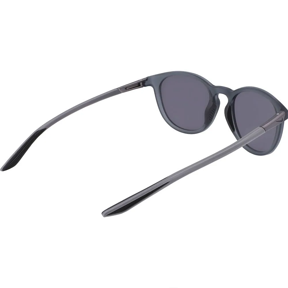 Купить Nike NKDZ7360-5119010 Солнцезащитные очки Evolution Dz7360 Бесцветный Matte Dark Grey Silver Mirror/CAT3 7ft.ru в интернет магазине Семь Футов