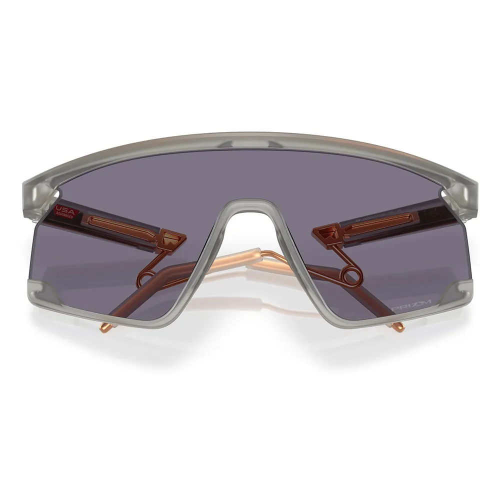 Купить Oakley OO9237-1339 Солнцезащитные очки Bxtr metal Trans Grey Ink Prizm Grey/CAT3 7ft.ru в интернет магазине Семь Футов