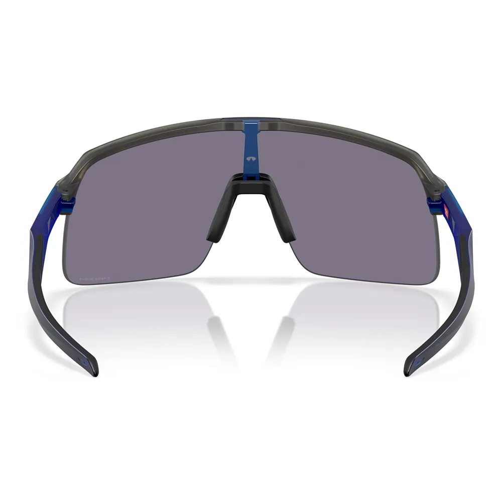 Купить Oakley OO9463-6939-0 Солнцезащитные очки Sutro lite Бесцветный Matte Grey Smoke Prizm Grey/CAT3 7ft.ru в интернет магазине Семь Футов