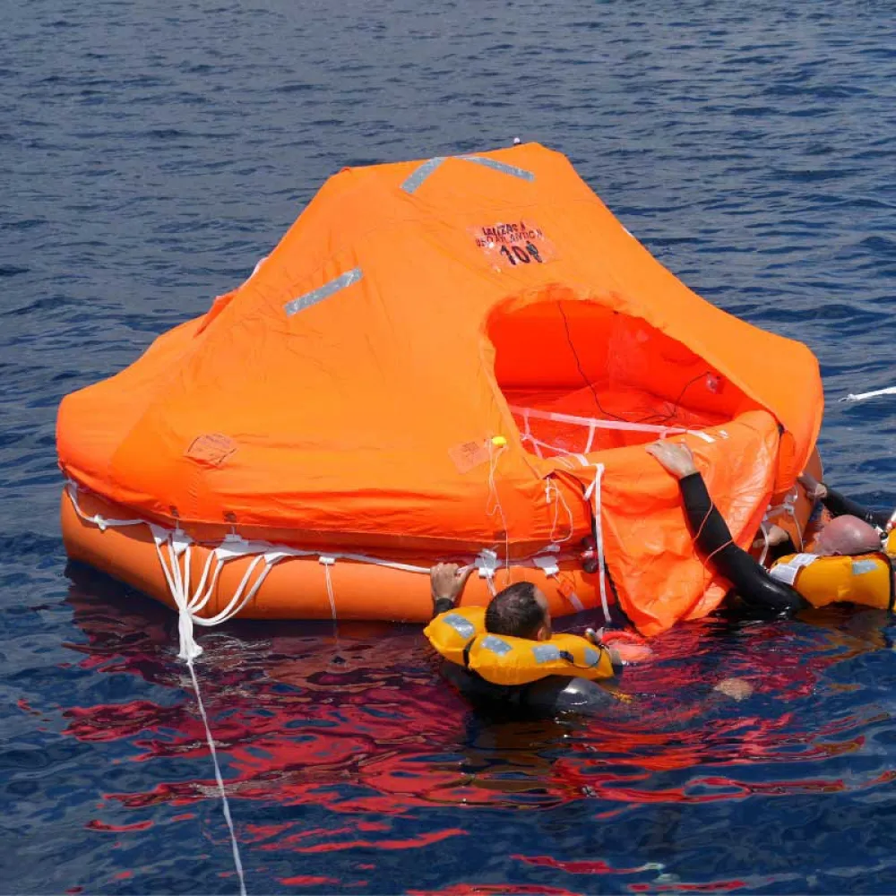 Купить Lalizas 502116 Спасательный плот ISO Atlantic II C 4C >24h Orange 66x42x28 7ft.ru в интернет магазине Семь Футов