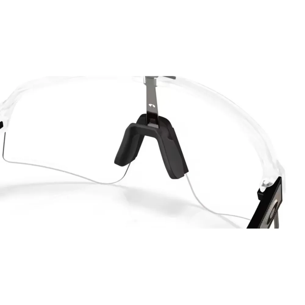 Купить Oakley oo9465-3939 Фотохромные солнцезащитные очки Sutro lite sweep Matte Clear 20x10x10 Photochromic/CAT0-3 7ft.ru в интернет магазине Семь Футов