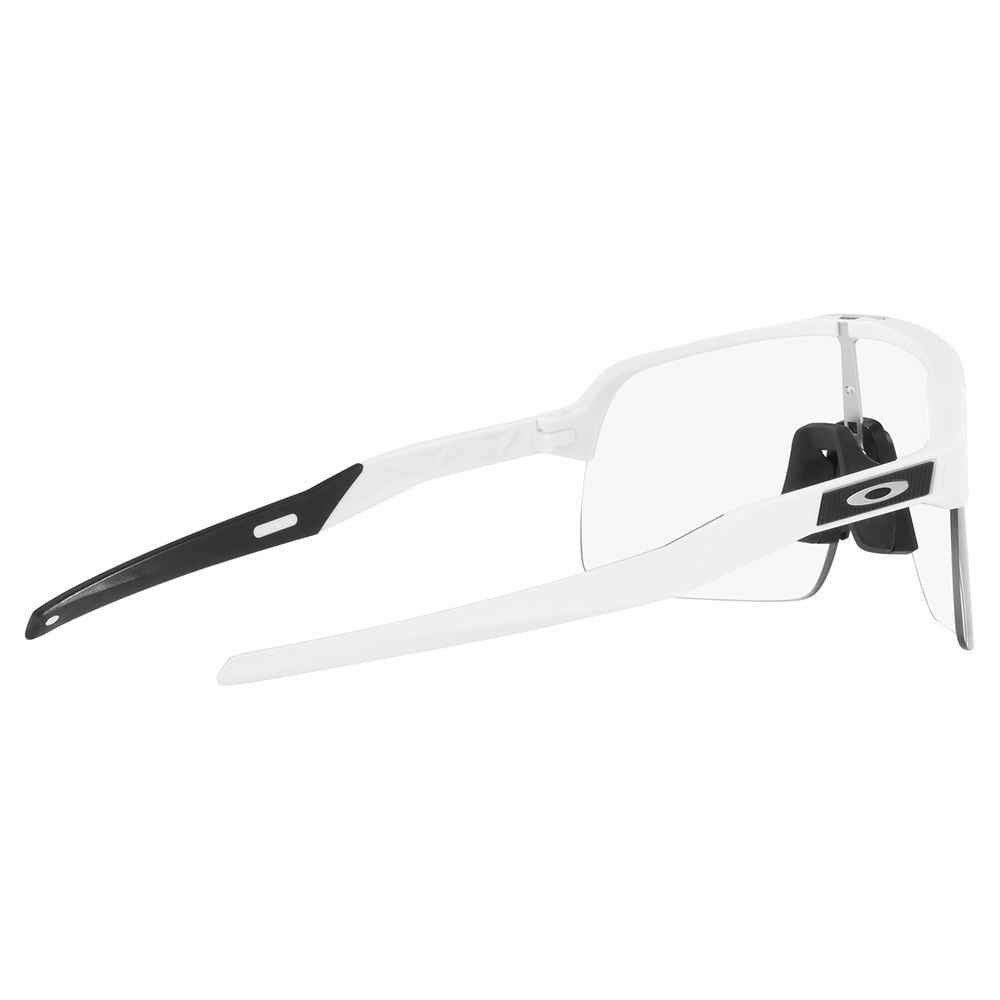 Купить Oakley 0OO9463-946346-39 Sutro Lite Солнцезащитные Очки Фотохромные Matte White Photochromic/CAT1-2 7ft.ru в интернет магазине Семь Футов