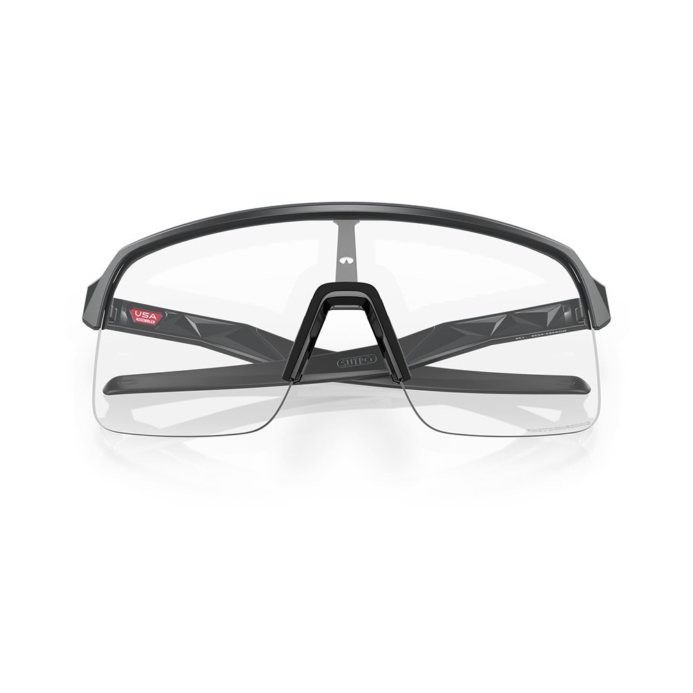 Купить Oakley OO9463-4539 Sutro Lite Солнцезащитные Очки Фотохромные Matte Carbon Clear Photochromic/CAT1-2 7ft.ru в интернет магазине Семь Футов