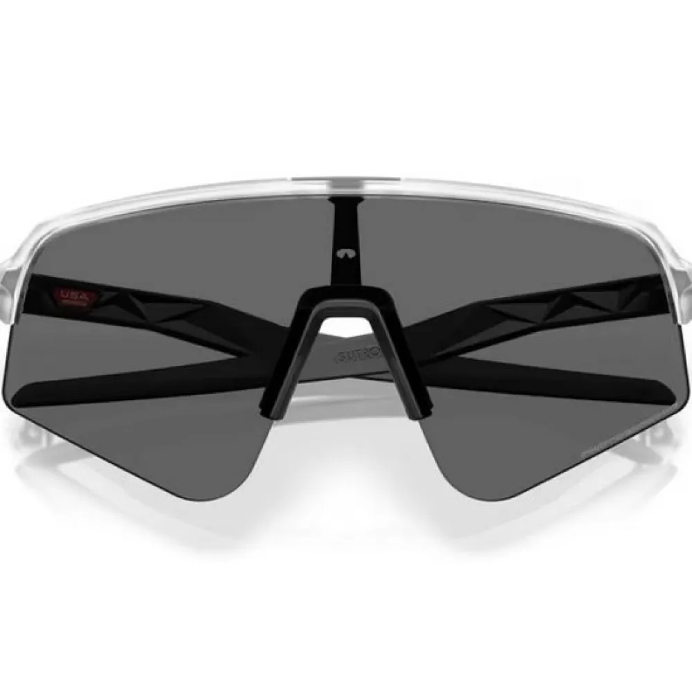Купить Oakley oo9465-3939 Фотохромные солнцезащитные очки Sutro lite sweep Matte Clear 20x10x10 Photochromic/CAT0-3 7ft.ru в интернет магазине Семь Футов