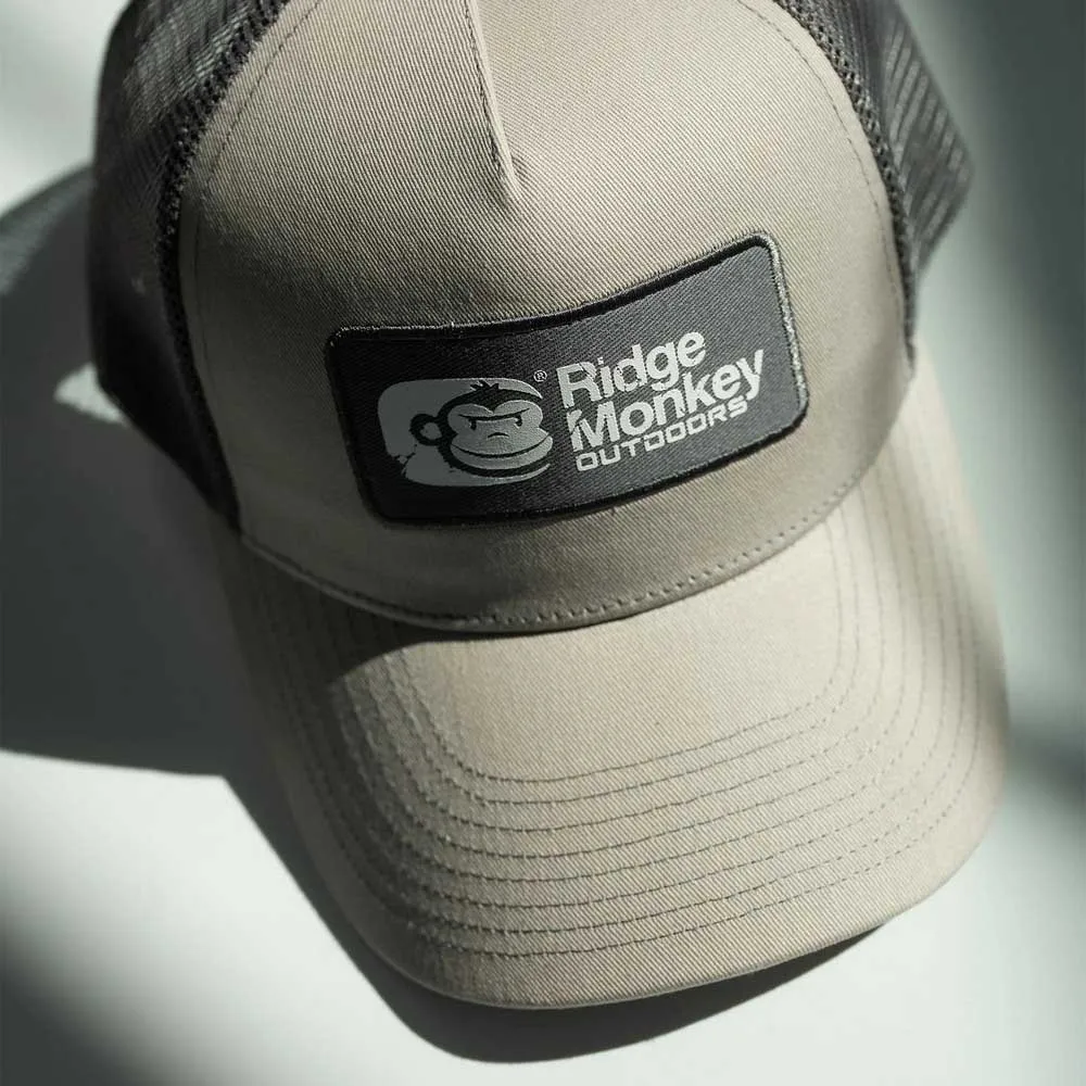 Купить Ridgemonkey outc034-smo-unit Кепка Stack Logo Badge Trucker Light Grey 20x20x3 7ft.ru в интернет магазине Семь Футов