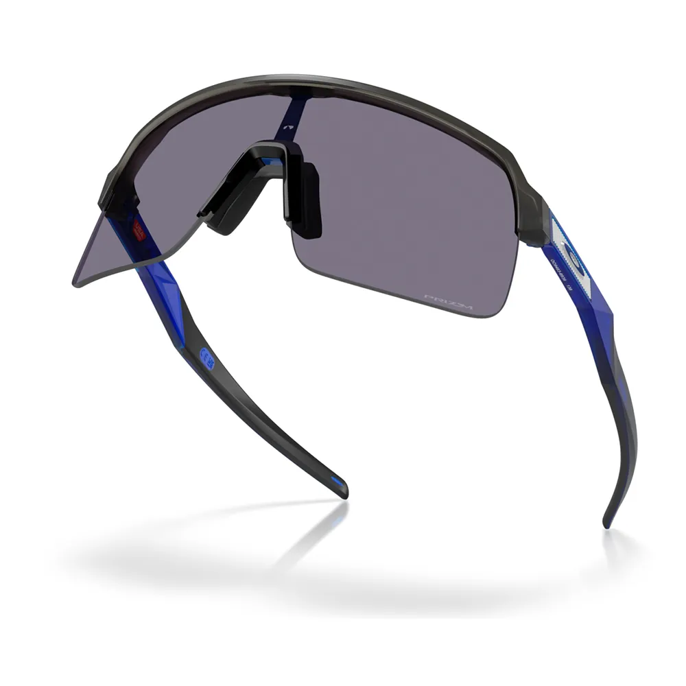 Купить Oakley OO9463-6939-0 Солнцезащитные очки Sutro lite Бесцветный Matte Grey Smoke Prizm Grey/CAT3 7ft.ru в интернет магазине Семь Футов
