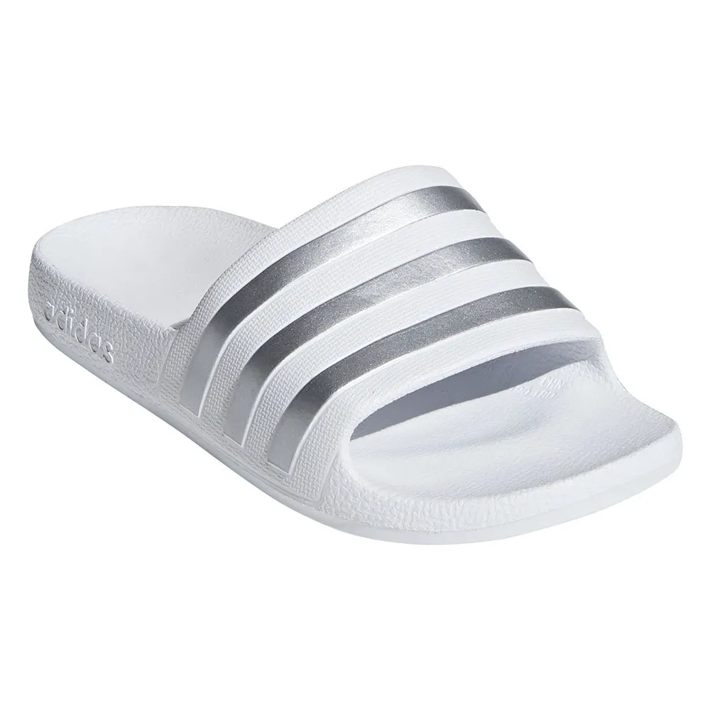 Купить adidas f35555/35 Шлёпанцы Adilette Aqua Ftwr White / Silver Metal 32x20x10 EU 35 7ft.ru в интернет магазине Семь Футов